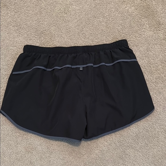 New Balance Black Running Shorts - Picture 4 of 6